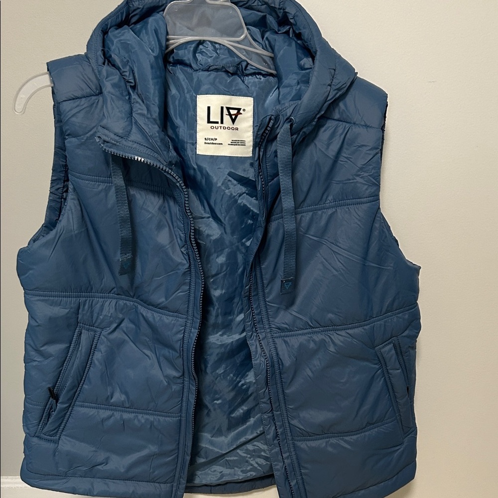 LIV Outdoor Women's Blue Puffer Vest